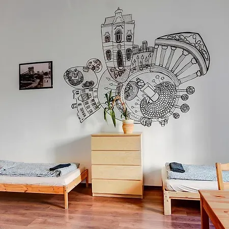 Pal'S Hostel And Apartments