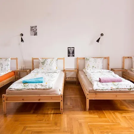 Pal'S Hostel And Apartments Budapest